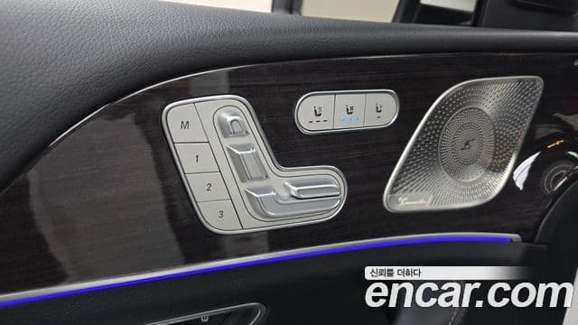 Mercedes-Benz GLE-Class 2021 — Photo 3/33