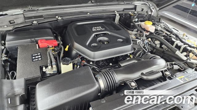 Jeep Wrangler 2020 — Şəkil 33/34