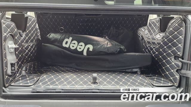 Jeep Wrangler 2020 — Şəkil 22/34