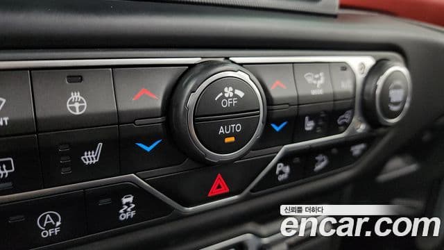 Jeep Wrangler 2020 — Şəkil 18/34