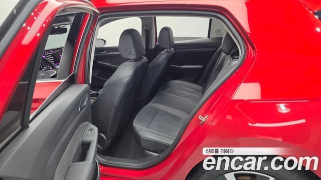 Volkswagen Golf 2025 — ფოტო 11/20