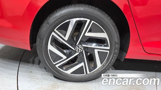 Volkswagen Jetta 2023 — ფოტო 5/20