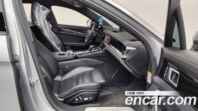 Porsche Panamera 2018 — Photo 23/34