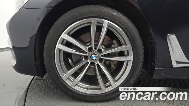BMW 7 Series 2018 — ფოტო 5/20