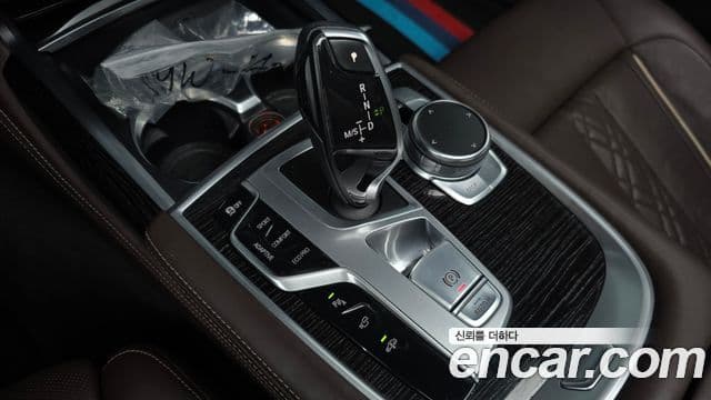 BMW 7 Series 2018 — ფოტო 9/20