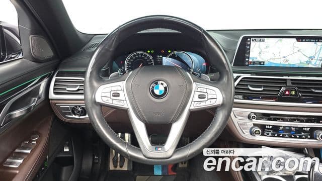 BMW 7 Series 2018 — ფოტო 13/20