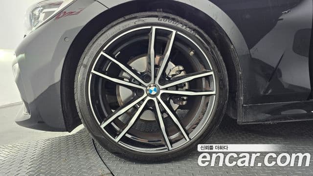 BMW 3 Series 2022 — фото 5 из 20