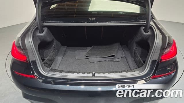 BMW 3 Series 2022 — ფოტო 17/20