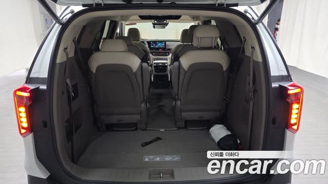 Kia Carnival 2024 — Şəkil 17/20