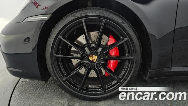 Porsche 911 2022 — Photo 10/32