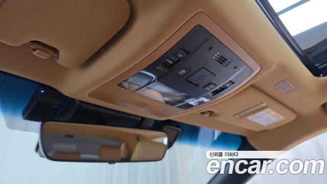 Lexus ES300h 2024 — ფოტო 31/32