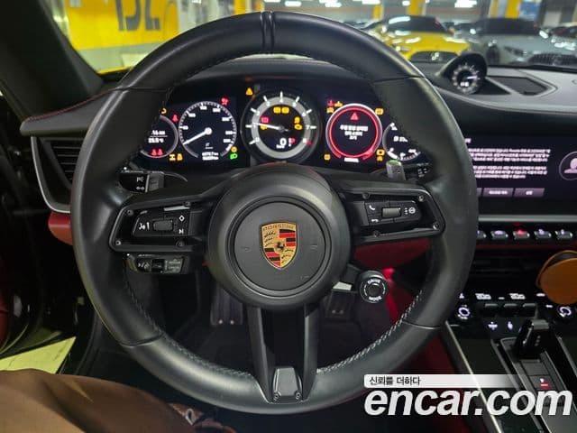 Porsche 911 2022 — Şəkil 8/16