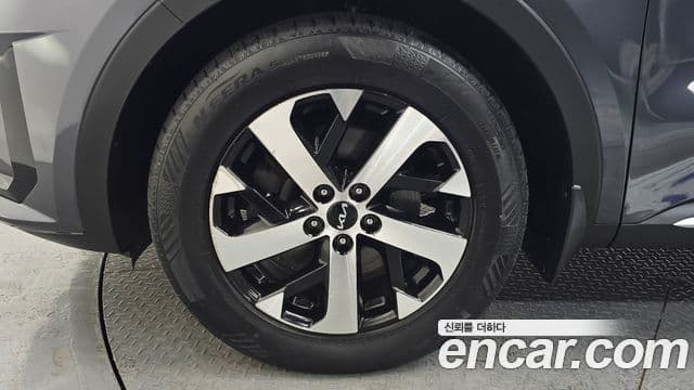 Kia Sorento 2022 — Фото 5/20
