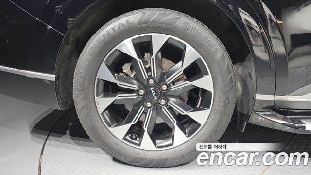 Kia Carnival 2023 — фото 5 из 20