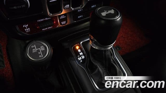 Jeep Wrangler 2024 — Фото 9/20