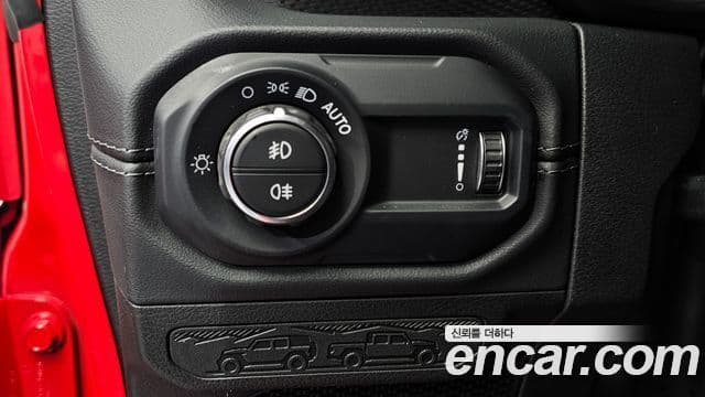 Jeep Wrangler 2024 — Фото 13/20
