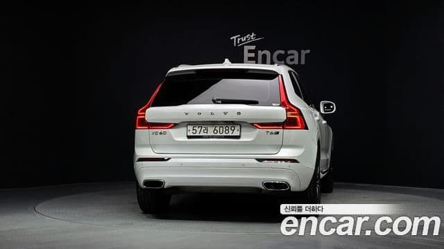 Volvo XC60 2018 — Фото 4/20