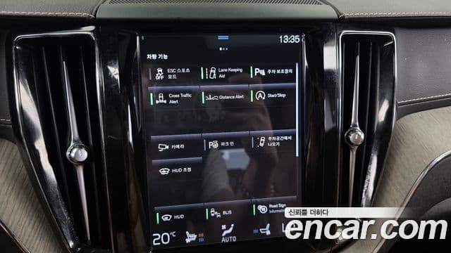Volvo XC60 2018 — Фото 15/20