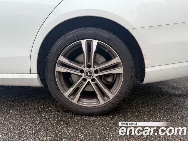 Mercedes-Benz E-Class 2022 — фото 4 из 18
