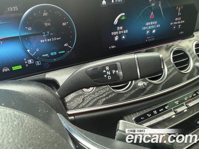 Mercedes-Benz E-Class 2022 — фото 7 из 18