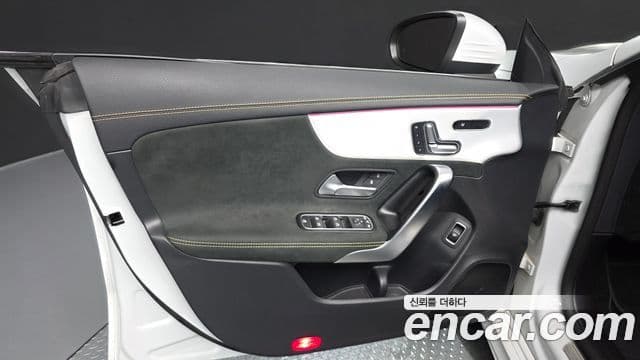 Mercedes-Benz CLA-Class 2023 — Photo 10/32