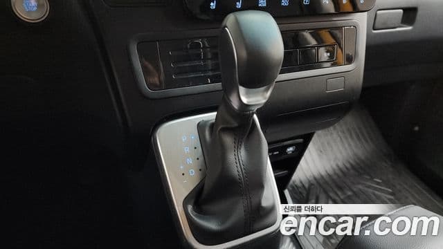 Hyundai Staria 2024 — ფოტო 9/20