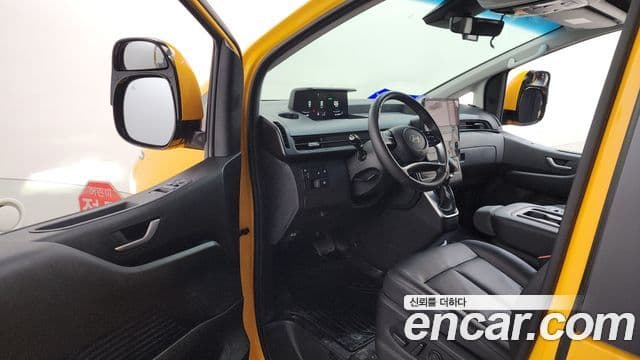 Hyundai Staria 2024 — ფოტო 10/20