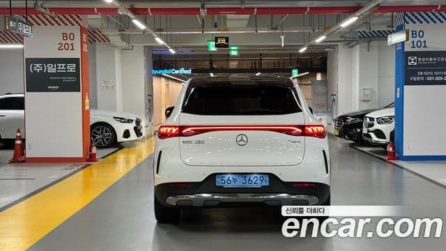 Mercedes-Benz EQE SUV 2024 — ფოტო 19/20