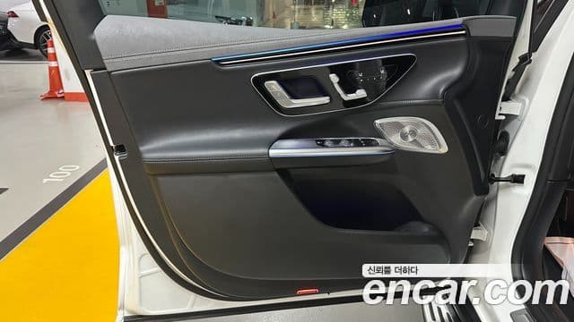 Mercedes-Benz EQE SUV 2024 — ფოტო 13/20