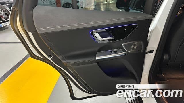Mercedes-Benz EQE SUV 2024 — ფოტო 7/20