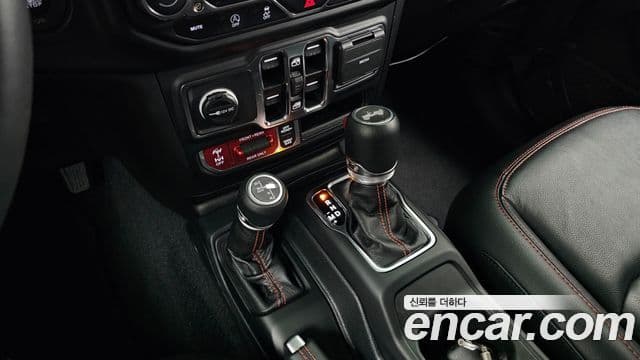Jeep Wrangler 2023 — Şəkil 12/20