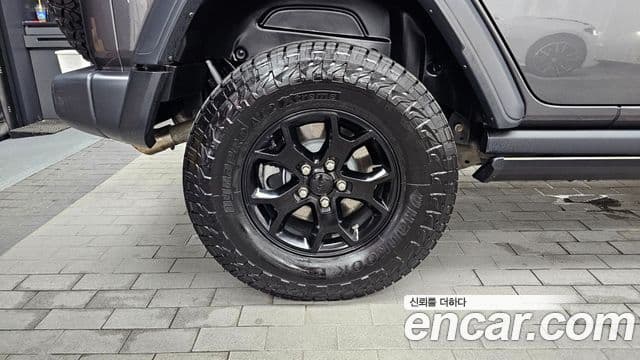 Jeep Wrangler 2023 — Şəkil 19/20