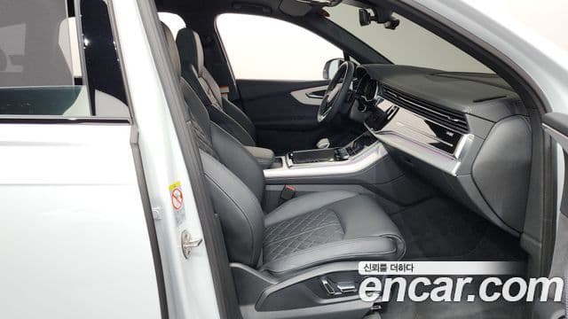 Audi Q7 2025 — Photo 4/37