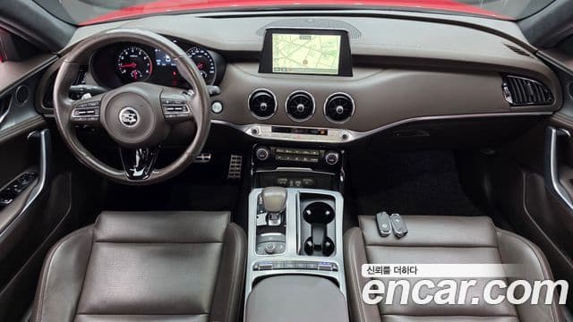 Kia Stinger 2020 — ფოტო 7/20