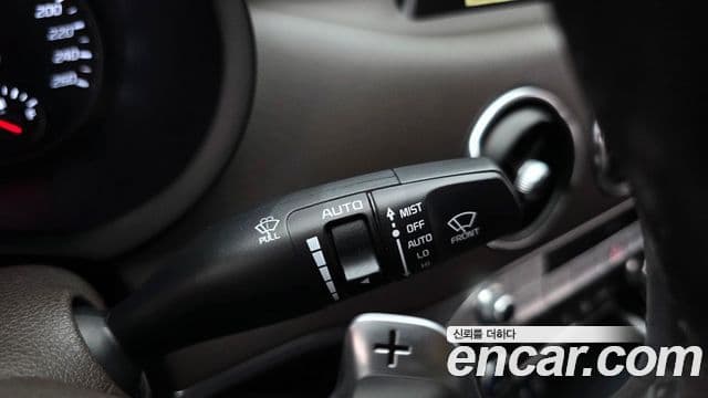 Kia Stinger 2020 — ფოტო 19/20