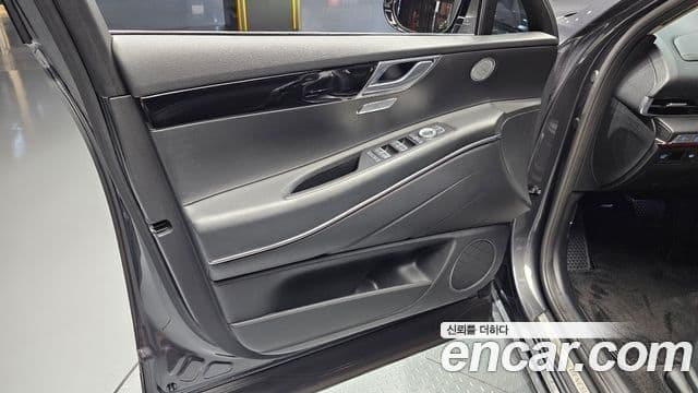 Genesis GV80 2020 — Photo 29/37