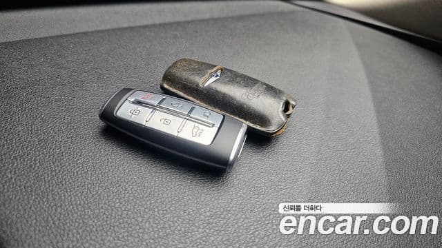 Genesis GV80 2020 — Photo 30/37