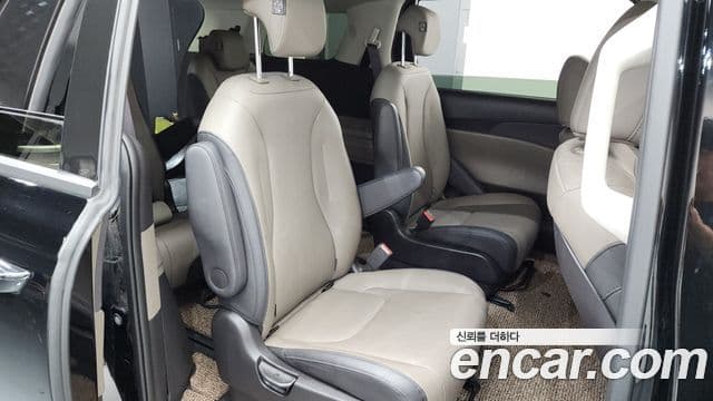 Kia Carnival 2024 — Şəkil 11/20
