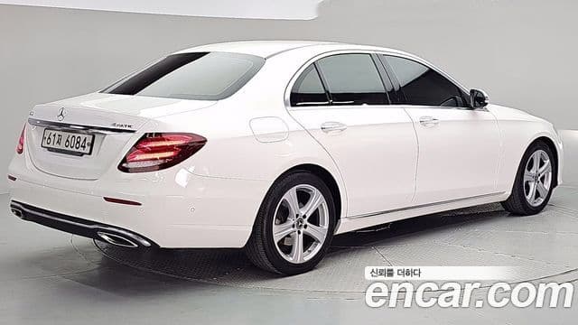 Mercedes-Benz E-Class 2018 — Şəkil 2/19