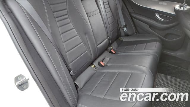 Mercedes-Benz E-Class 2018 — Şəkil 18/19