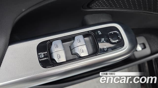 Mercedes-Benz E-Class 2025 — Photo 31/31