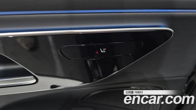 Mercedes-Benz E-Class 2025 — Photo 22/31