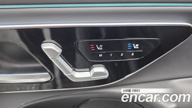 Mercedes-Benz E-Class 2025 — Photo 5/31
