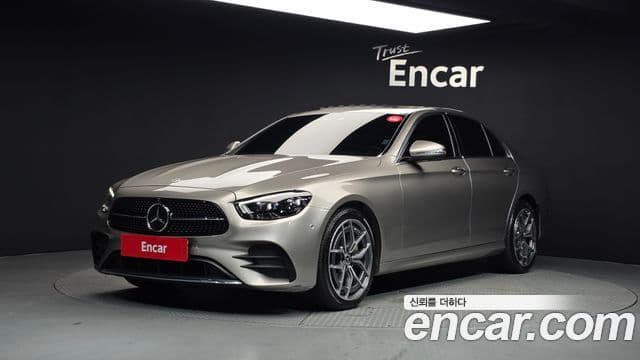 Mercedes-Benz E-Class 2022 — ფოტო 1/20