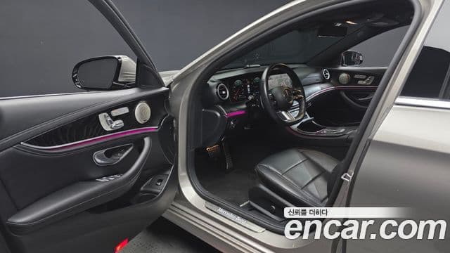 Mercedes-Benz E-Class 2022 — ფოტო 10/20