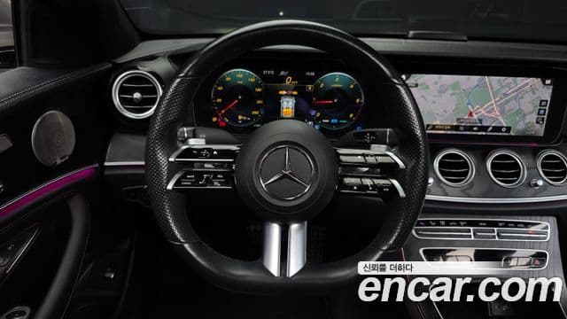 Mercedes-Benz E-Class 2022 — ფოტო 13/20