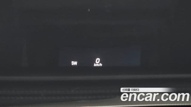 Mercedes-Benz E-Class 2022 — ფოტო 16/20