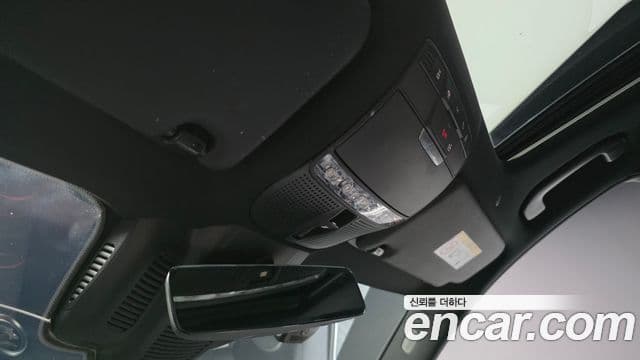 Mercedes-Benz E-Class 2022 — ფოტო 19/20