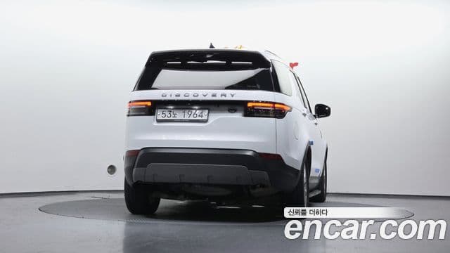 Land Rover Discovery 5 2018 — ფოტო 4/20