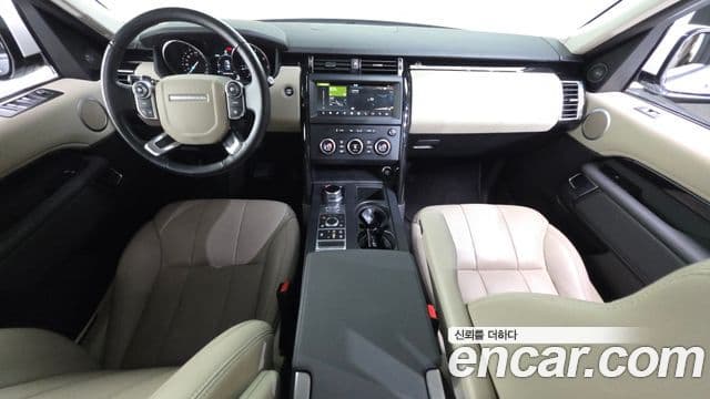 Land Rover Discovery 5 2018 — ფოტო 7/20